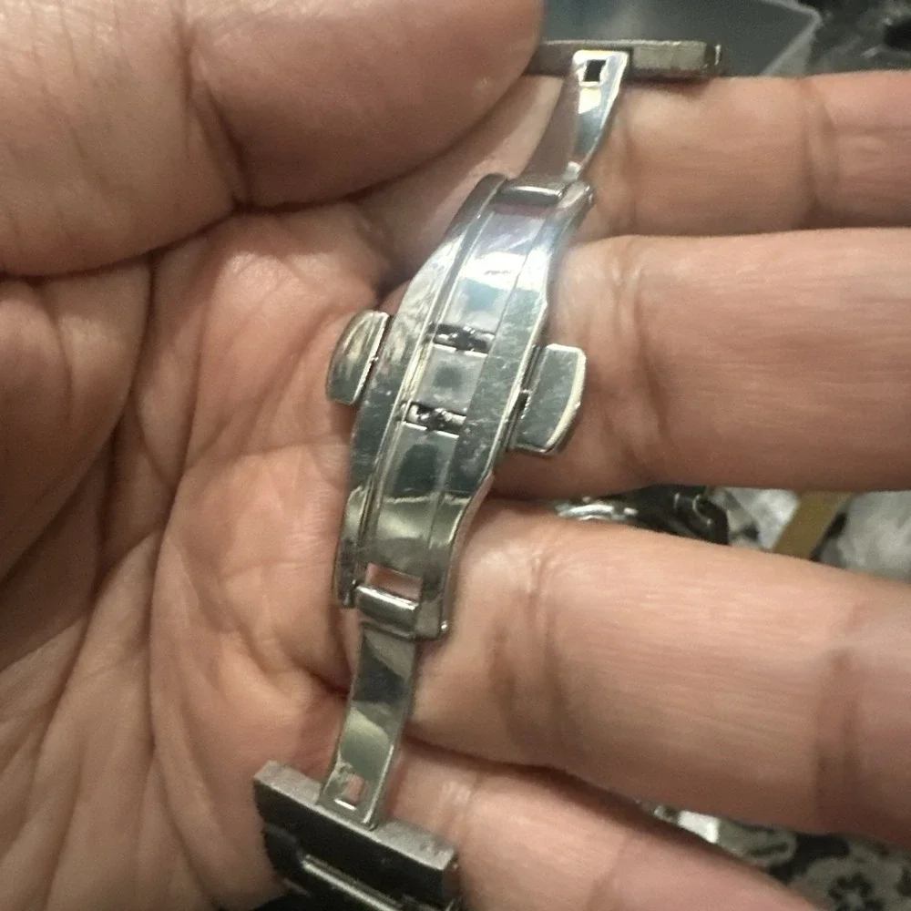 Elevon new battery